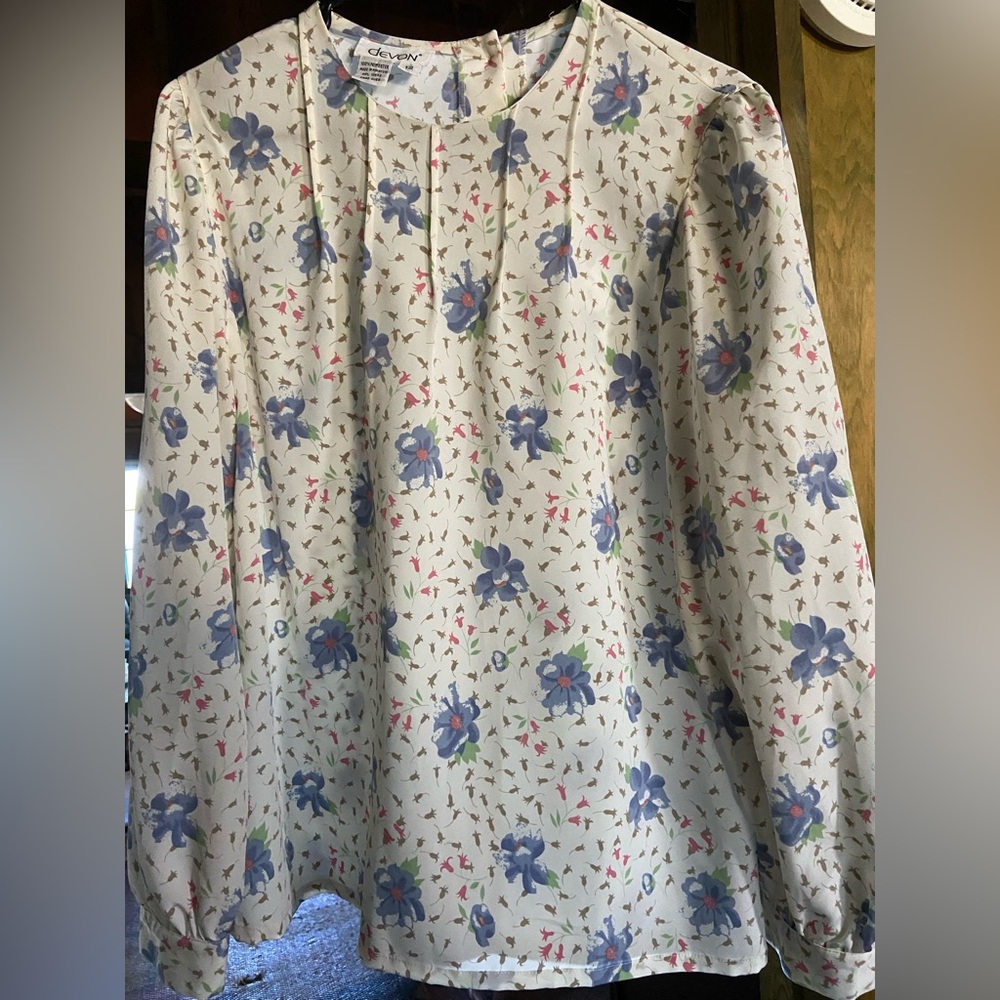 Women’s blouse by Devon